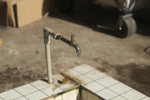 5 Common Outdoor Plumbing Problems in Phoenix (And How We Fix Them)